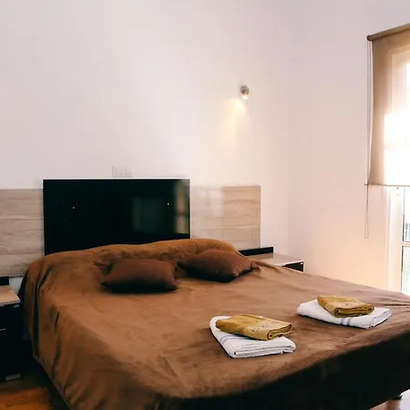 Yucca Park * 阿德耶