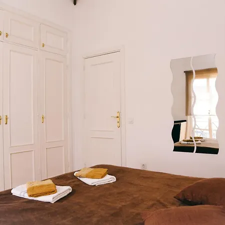 Yucca Park Apartment *